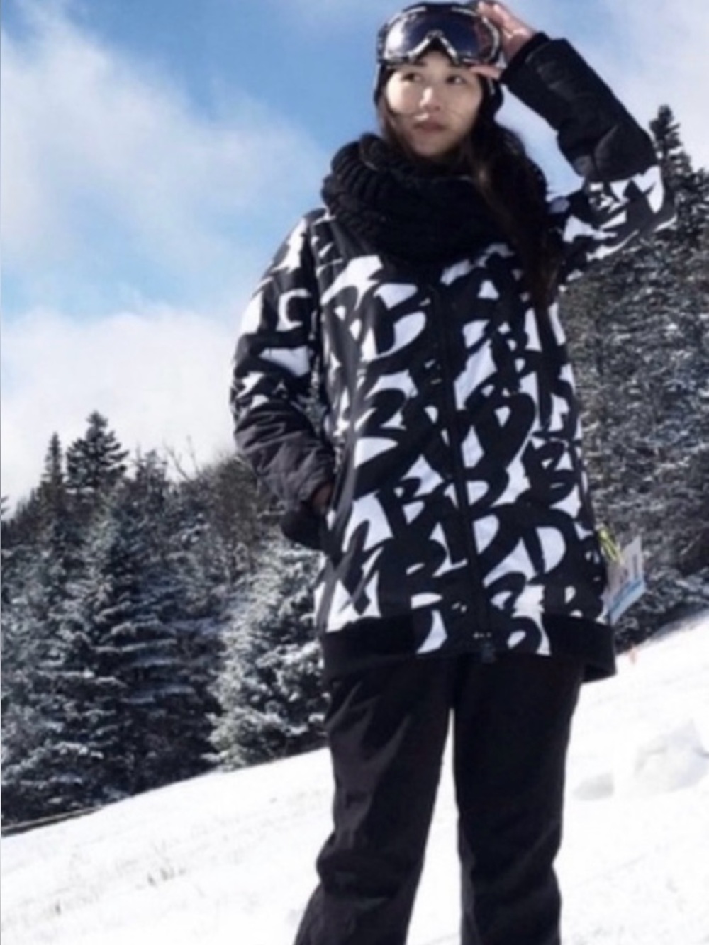 Burton Dryride Black and white logo ski snow slopes jacket, size small